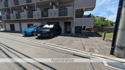 カローラ樽味[1K/27.2m2]の駐車場