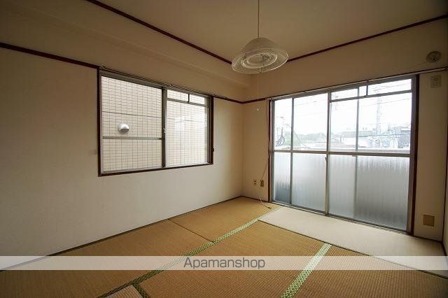アヴァンセ長丘の内装写真