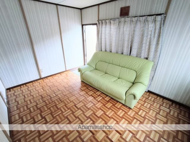 長野市 2階建 築43年の内装写真