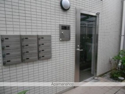 東京都杉並区和泉３丁目[1R/26.1m2]のエントランス