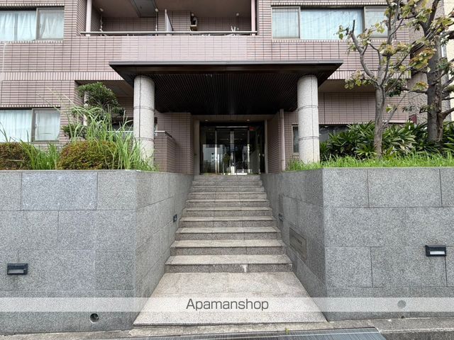 ヴェルデュール南桜塚の玄関写真