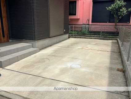 残堀戸建　[2LDK/81.97m2]の駐車場