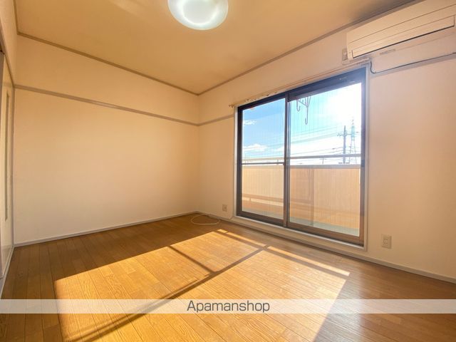 apartment 埼玉県八潮市緑町２丁目27-10
地図を見る