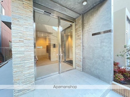 Ｔｅｒｒａｃｅ　Ｔｈｅ　本郷[2LDK/58.25m2]のエントランス