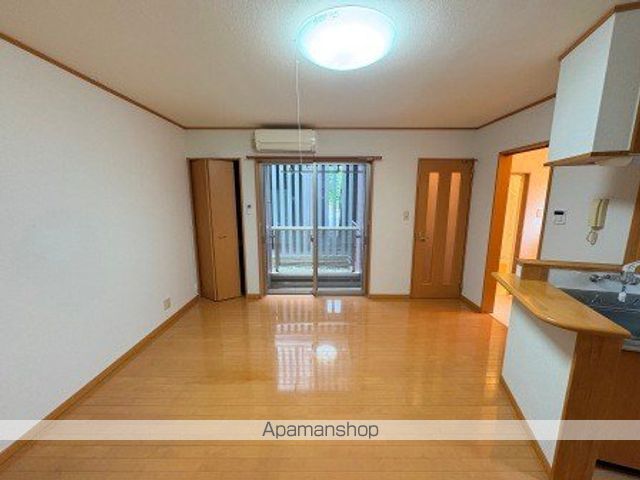パインテイルIIの内装写真