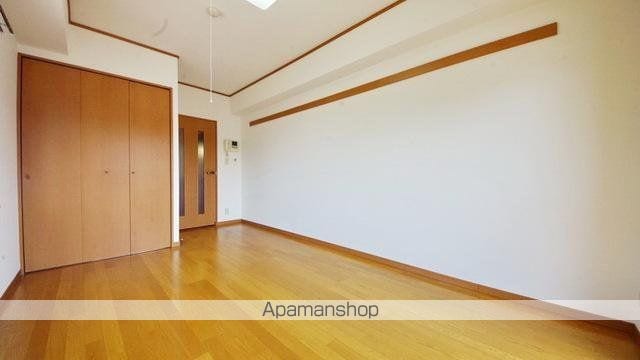シャテロハイツ弐番館の内装写真