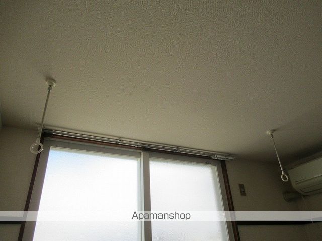 ホワイトコート前九年 Bの内装写真