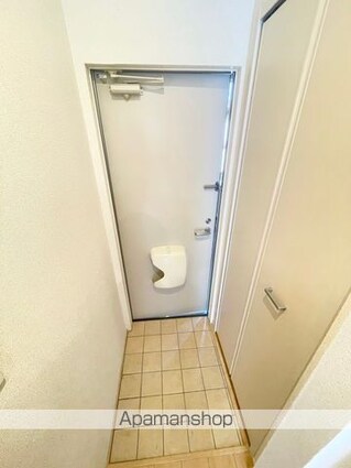 和歌山県和歌山市手平５丁目[1K/26.08m2]の玄関