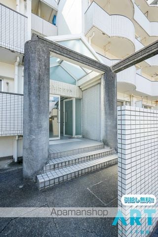 K,Yフラットの玄関写真