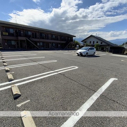 ＤＲＥＡＭ　ＮＯＳＴＡＬＧＩＡ[1LDK/45.63m2]の駐車場