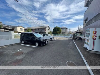 サンスターレ安城寺[3LDK/70.2m2]の駐車場