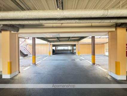 メゾン・ウィステリア[2DK/40m2]の駐車場1