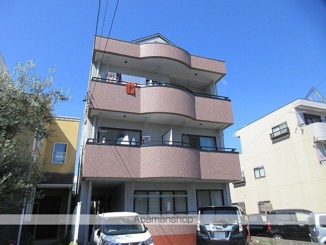 スリーハウス赤尾の外観写真