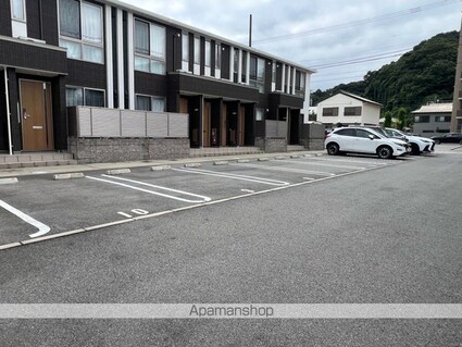 キャトルセゾンＮ[1LDK/36.56m2]の駐車場