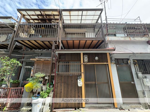 寿町テラスの玄関写真