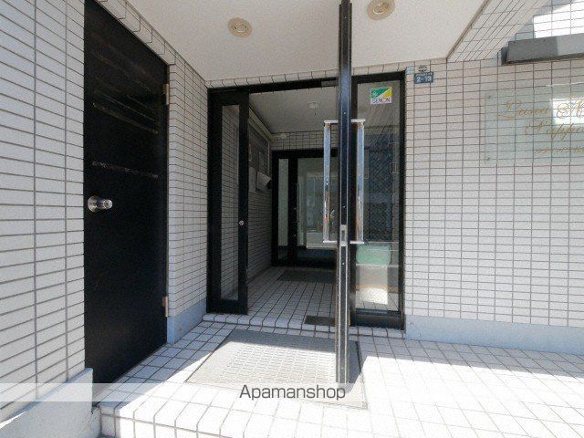 ルナハイツ札幌の玄関写真
