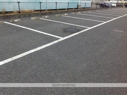 レオパレスフェアリー[1K/20.81m2]の駐車場