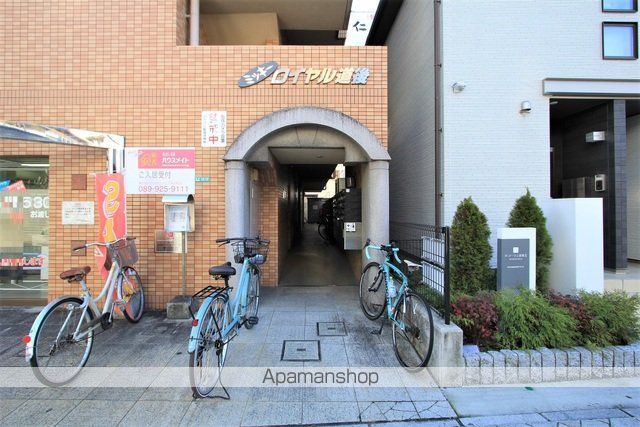 ミッキーロイヤル道後[1K/28.16m2]のエントランス