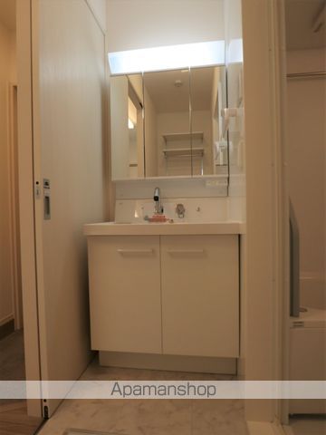 R-001の内装写真
