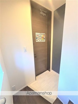 Ｂｏｎｈｅｕｒ　Ｃｈｅｚ　Ｍｏｉ[2LDK/58.22m2]の玄関