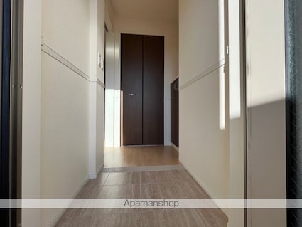 メゾン　デ　ソレール[1LDK/44.1m2]の玄関