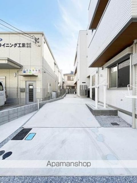 フロンティアレジデンス錦糸公園[1LDK/33.74m2]の駐車場1