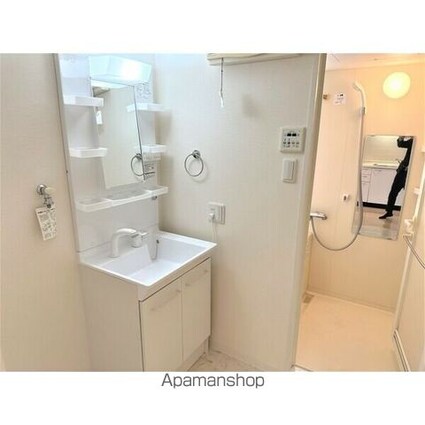 ＧＲＡＮＤＵＫＥ代官町[1K/28.44m2]の洗面所