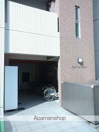 バンベールウエスト[1R/35.08m2]のエントランス