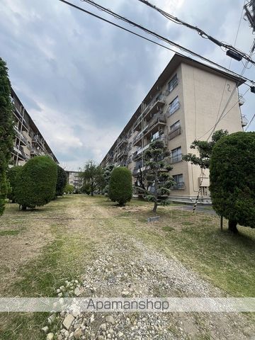狭山遊園ハイツ2棟の外観写真