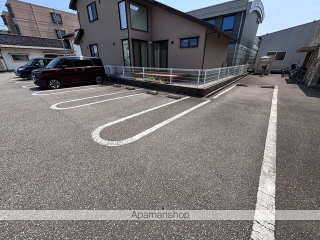 ECRUのその他写真