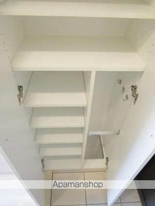 ドゥーエ東高円寺[1LDK/36.71m2]の玄関