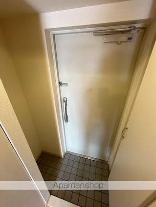 メゾンクレールⅢ[1K/27.94m2]の玄関