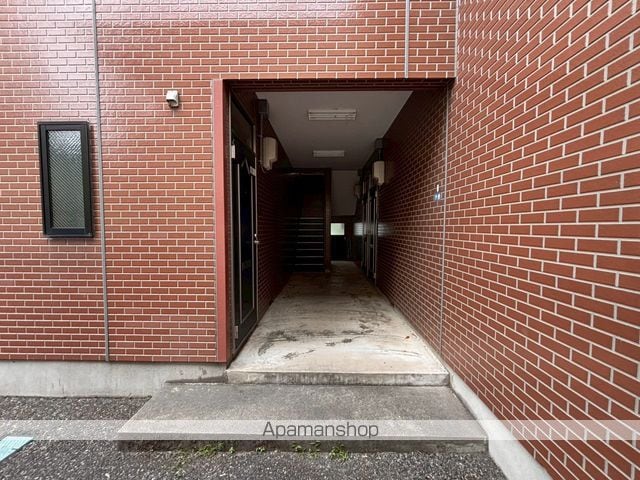 ハイツリモージュ万代の玄関写真