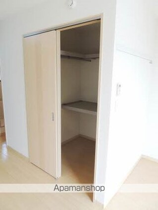 西原一番館[1R/28.38m2]の収納