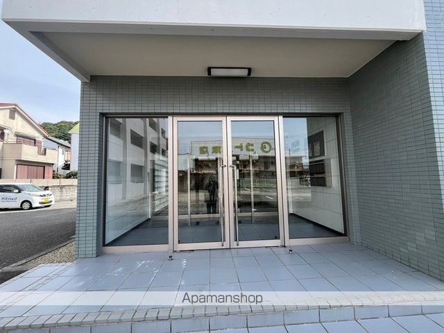 和歌山県和歌山市紀三井寺[3LDK/70.74m2]のエントランス