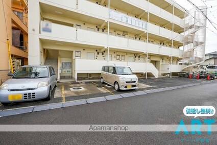 愛媛県松山市山越６丁目[1K/21.42m2]の駐車場2