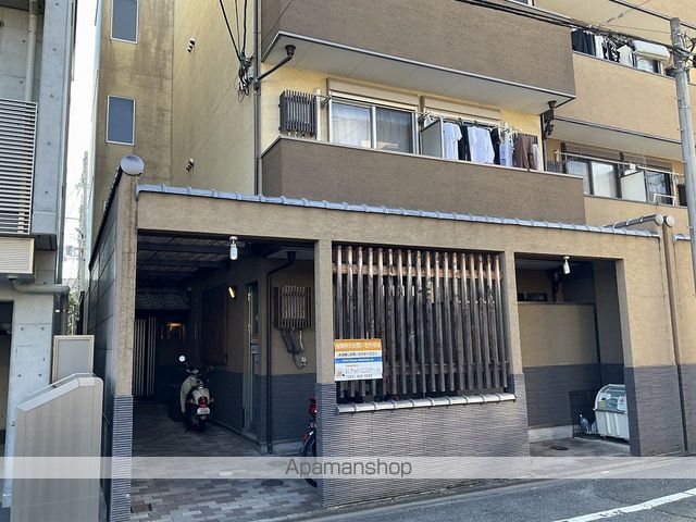 アドミ西院の玄関写真