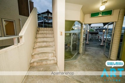 愛媛県松山市森松町[2LDK/49.98m2]のロビー1