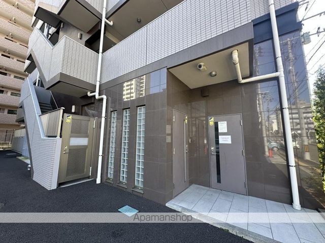 ロージェ泉中央の玄関写真