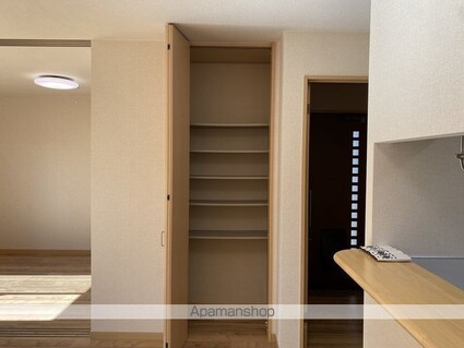 コモディア　旭[4LDK/104.5m2]の内装3