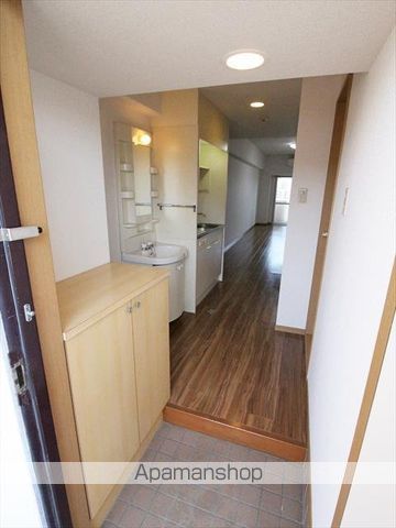 グランアルブル勝山[1DK/28.5m2]の玄関