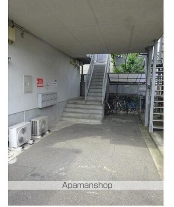 ロイヤル杉本Ａ[1K/18m2]のエントランス