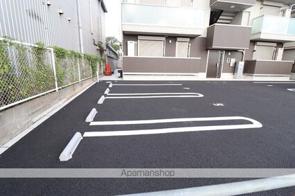 パークサイドＳＯＧＡ[1DK/32.51m2]の駐車場