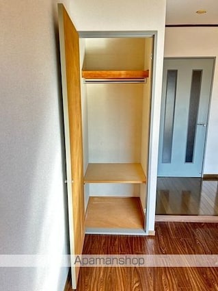 メゾンロワイヤル松田[1R/28.53m2]の収納