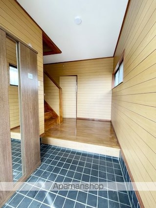 茨城県牛久市牛久町[5DK/93.15m2]の玄関
