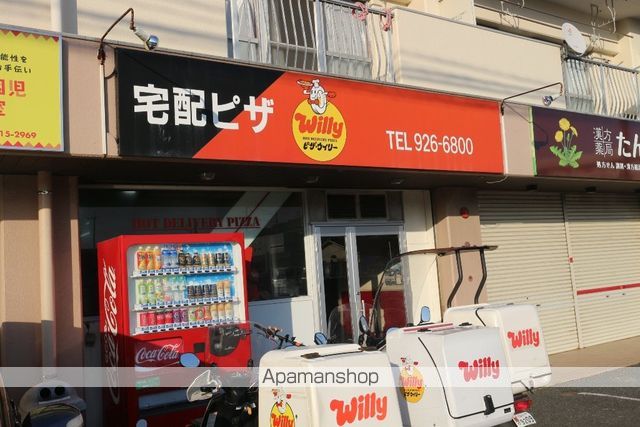 街道ビルの内装写真