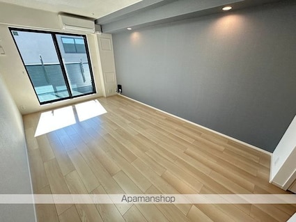 ウエスト　コミタリアⅢ[1K/28.87m2]のリビング・居間