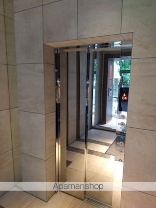 ロイジェントパークス四ツ谷[1R/40.68m2]のエントランス