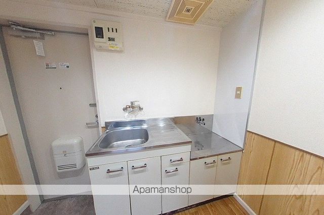 アントワープ坂井の内装写真