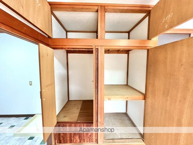 ヤングライフの内装写真